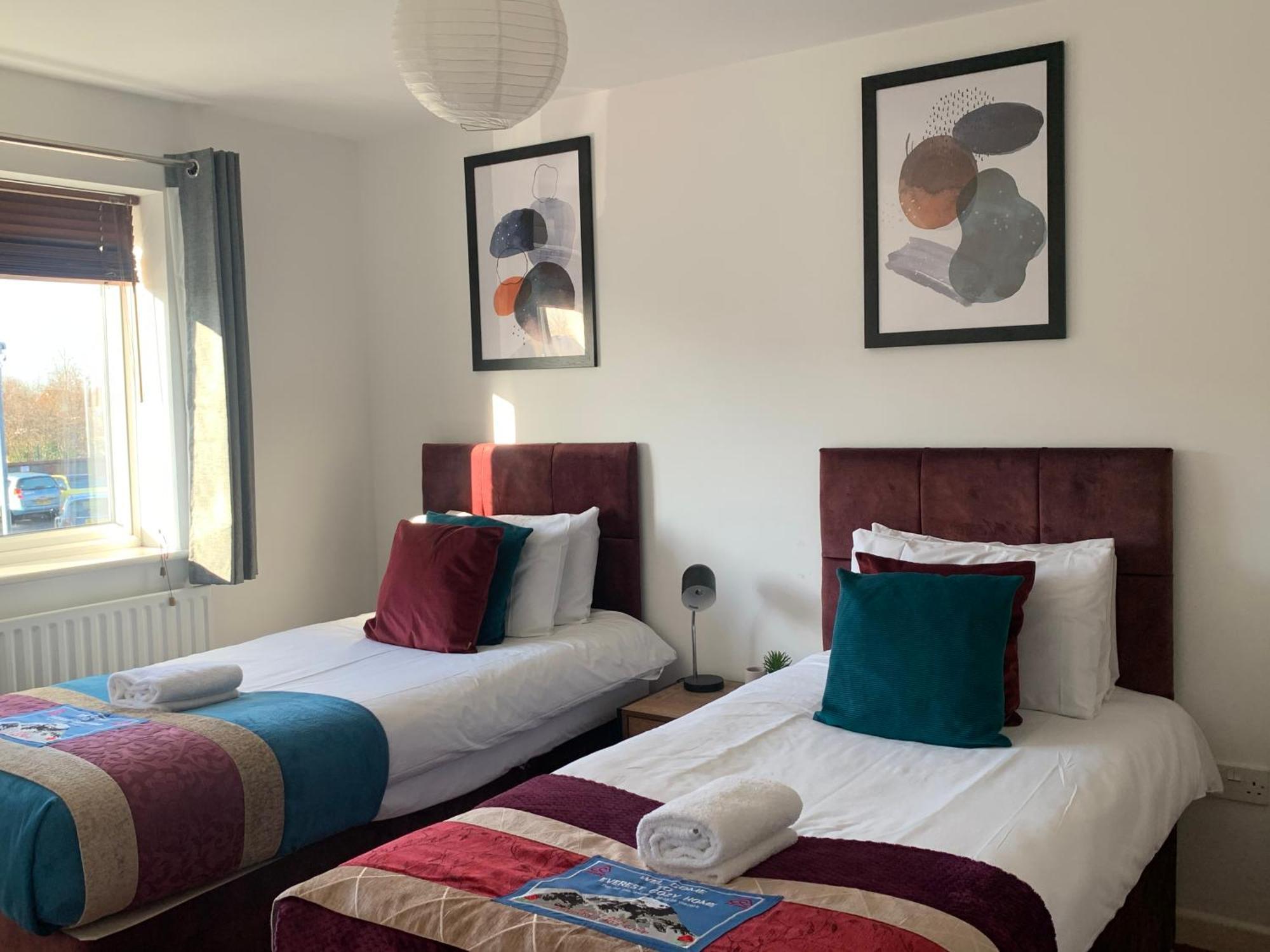 Вилла Montrose House Суиндон Экстерьер фото