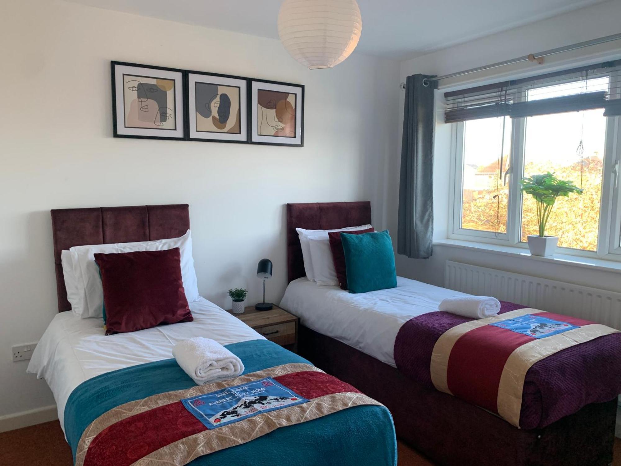 Вилла Montrose House Суиндон Экстерьер фото